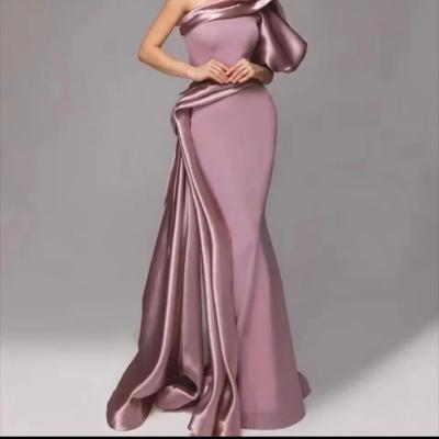 فستان أم العروس – تصميم أنيق حورية البحر من الساتان الفاخر، مخصص للمقاسات الكبيرة، مثالي لحفلات الزفاف والمناسبات الرسمية